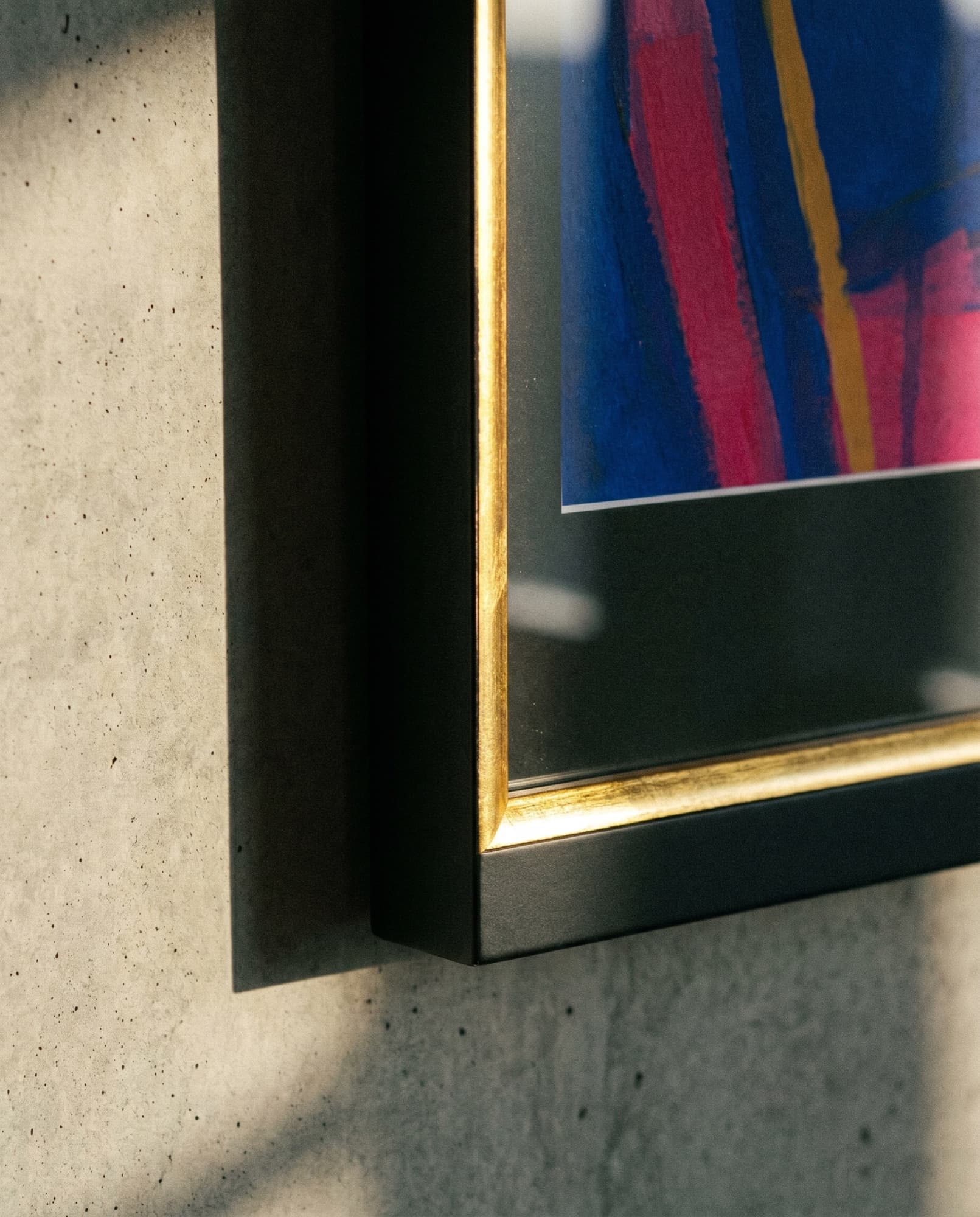 Tuxedo frame close-up